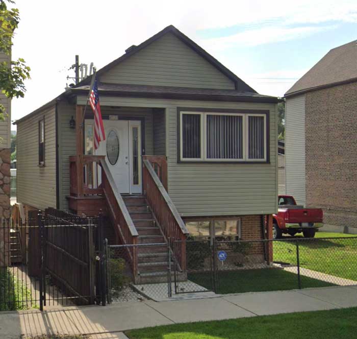 Laflin St Cottage