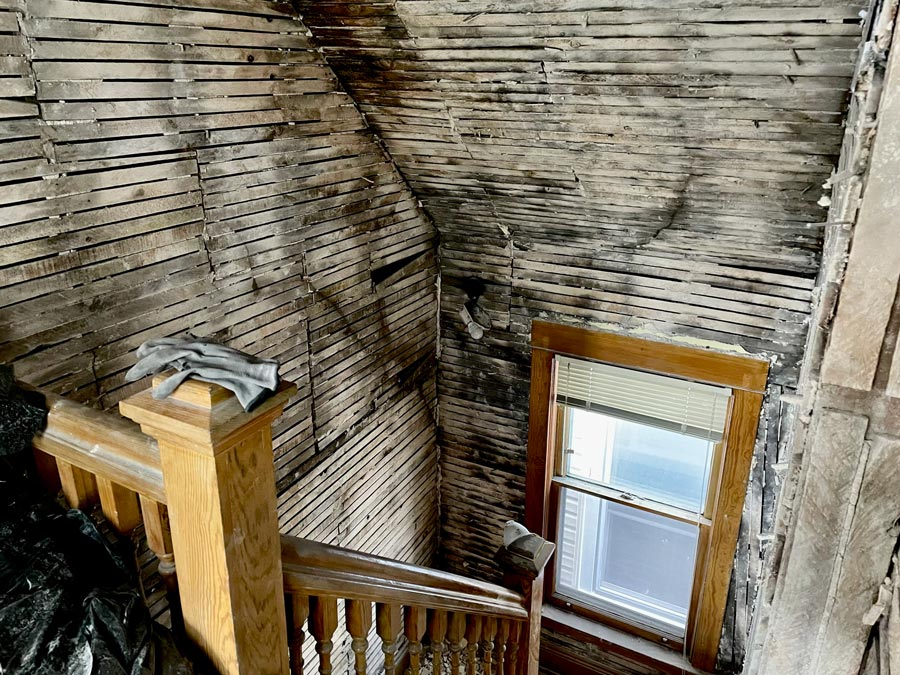 Hermosa Cottage Stairwell